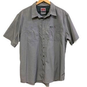 WRANGLER Outdoor Series Regular Fit Men’s XL Silver Gray Short Sleeve Button Up.